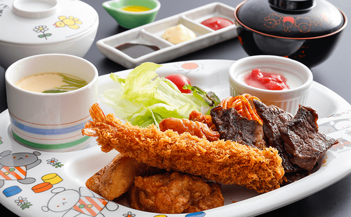 お子様に人気のメニュー3種。大人と同等の料理、ミニ会席、お子様ランチから選べる充実のお子様向け料理