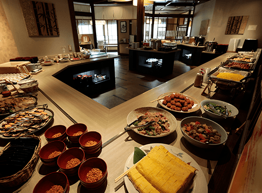 パン、サラダ、卵料理など種類豊富な洋朝食メニュー