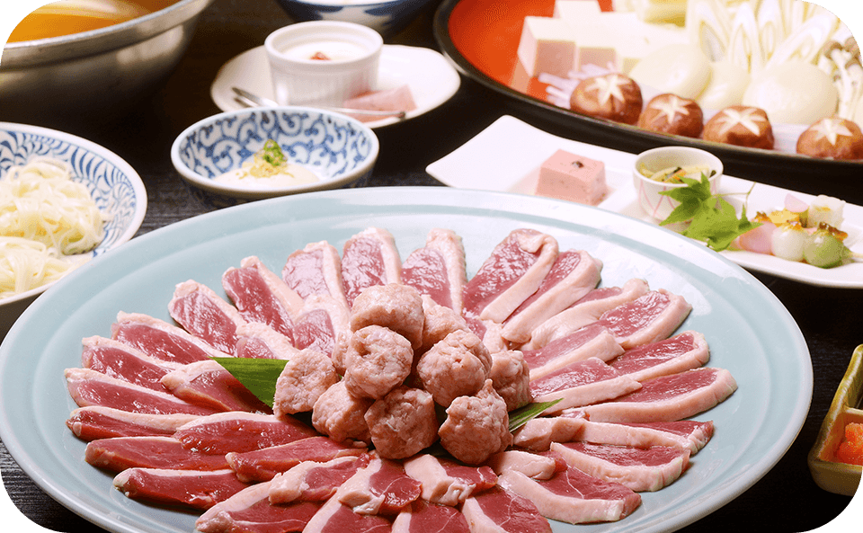 コクと弾力が魅力のキジ鍋。出汁の旨みと鶏肉の風味が調和