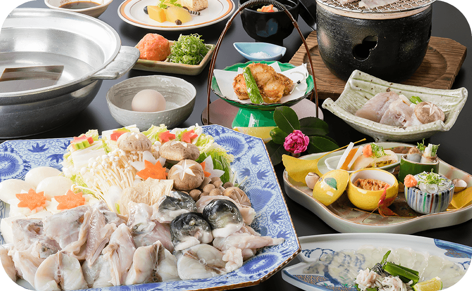 コラーゲンたっぷりの特製味噌仕立てぼたん鍋。猪肉の旨みと野菜の甘みが絶妙