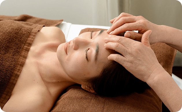 アロマフェイシャルで肌を潤い美肌にリフレッシュ。専門スタッフによる丁寧なケア【不死王閣】