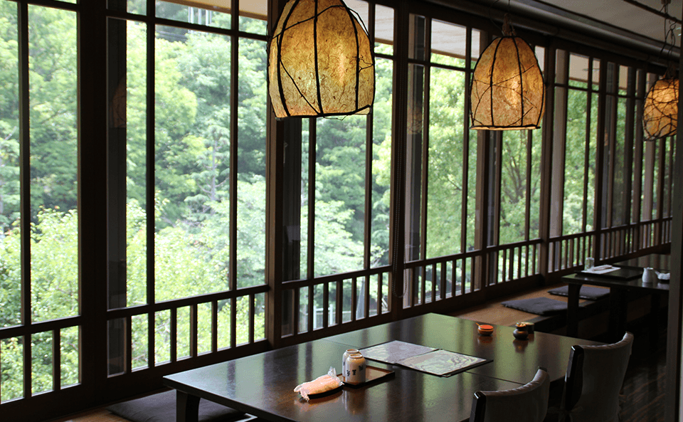 ダイニングテーブル席