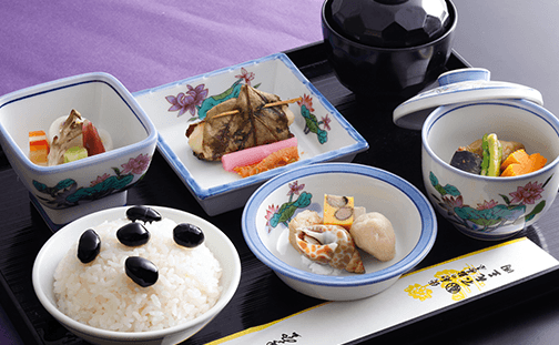 故人を偲ぶ陰膳のご用意。心を込めた法要の会食【不死王閣】