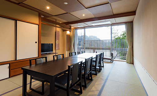 くつろぎの和室でゆっくりとお過ごしいただけます【不死王閣】