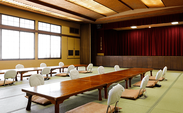 様々なタイプの法要宴席。人数に応じた快適な空間をご用意【不死王閣】