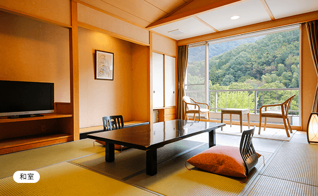 二人で楽しむ贅沢なお部屋食。プライベート空間での特別な食事時間