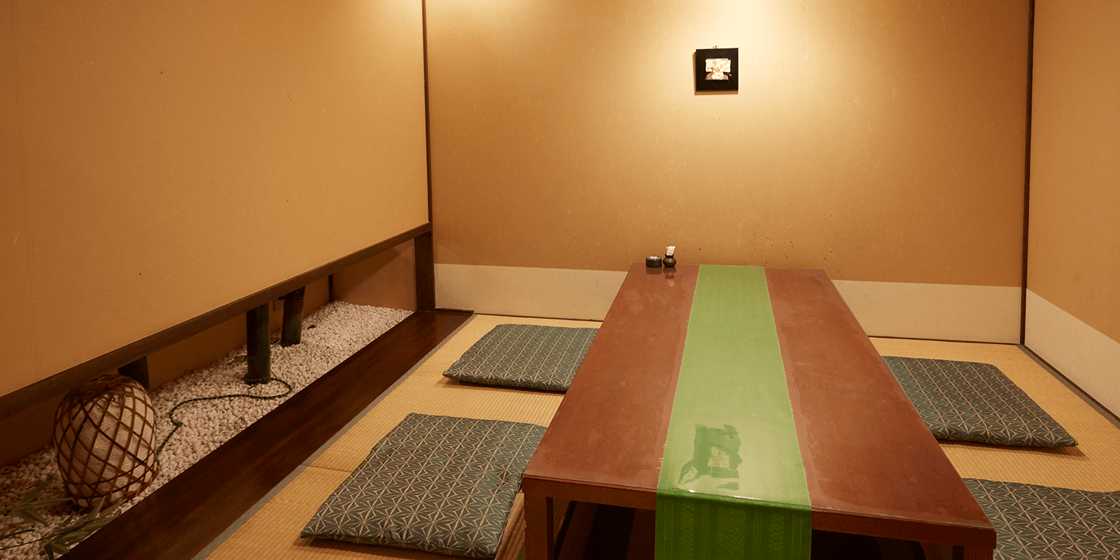 個室宴席で楽しむ夕食。家族旅行におすすめのプラン【不死王閣】