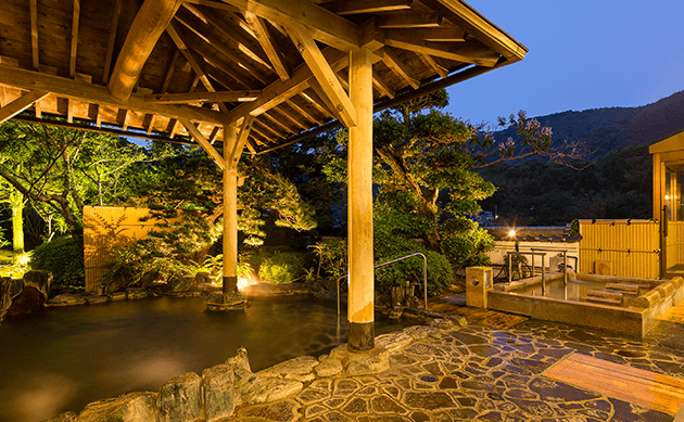 温泉露天風呂をチェック♪