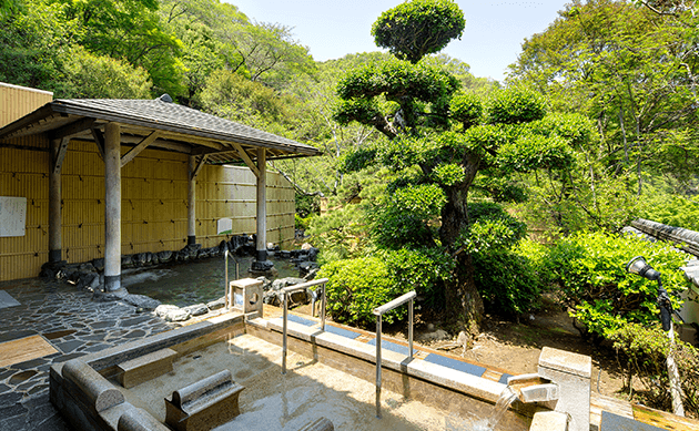 温泉露天風呂をチェック♪