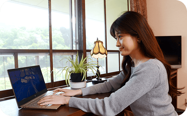 ワーキングデスク＆チェアを備えたお部屋